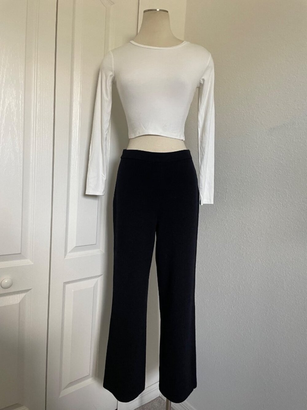 Vintage St. John Basics Black Santana Knit Straight Leg Pants Women’s Size 4